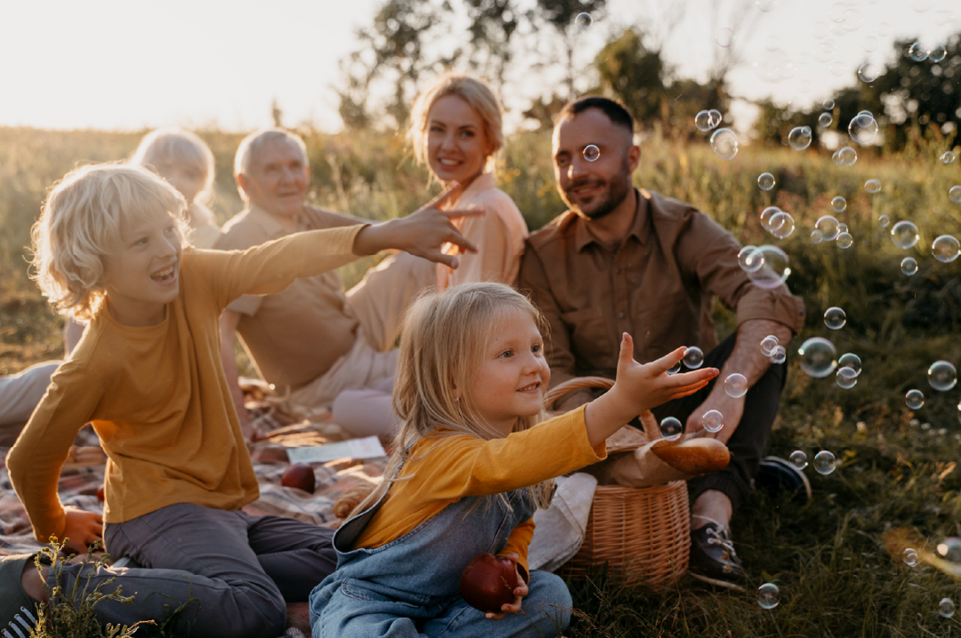 Cadeau anti-écran pour les enfants : l’affiche à gratter qui rassemble la famille